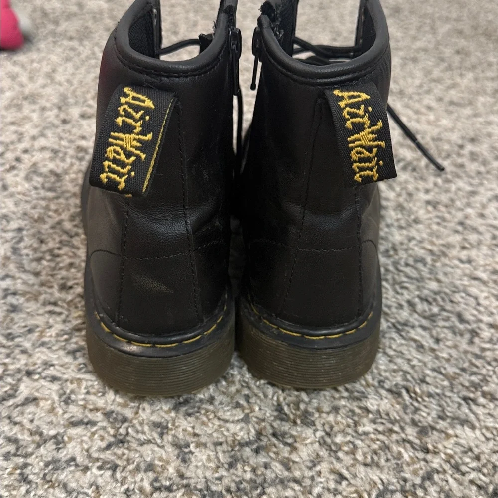 DR. MARTENS AIR WALK delaney KIDS SIZE 4